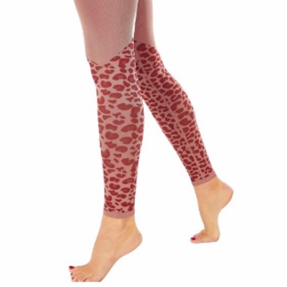 Fabletics red cheetah leggings - Picture 4 of 4